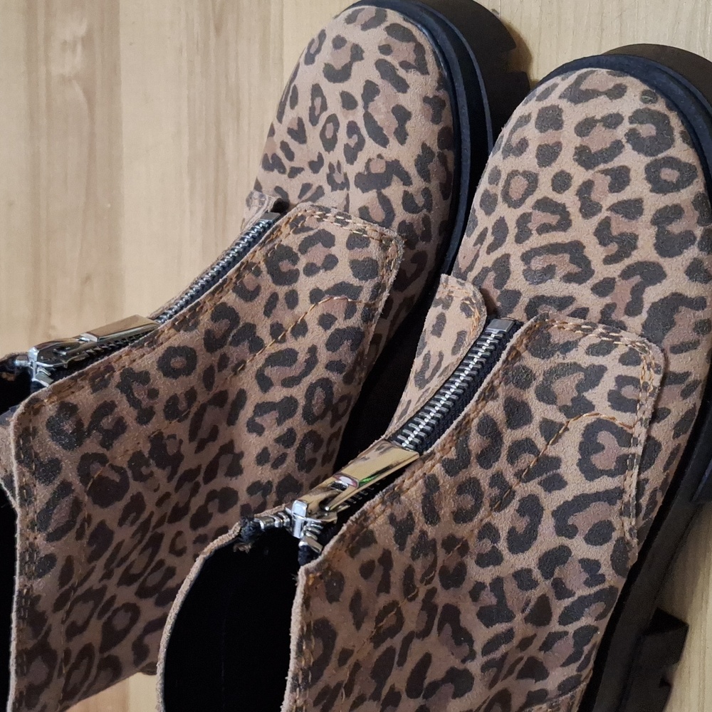 GB All-Star Leopard Print Suede Center Zip Chunky Lug Sole Platform Booties 10M
